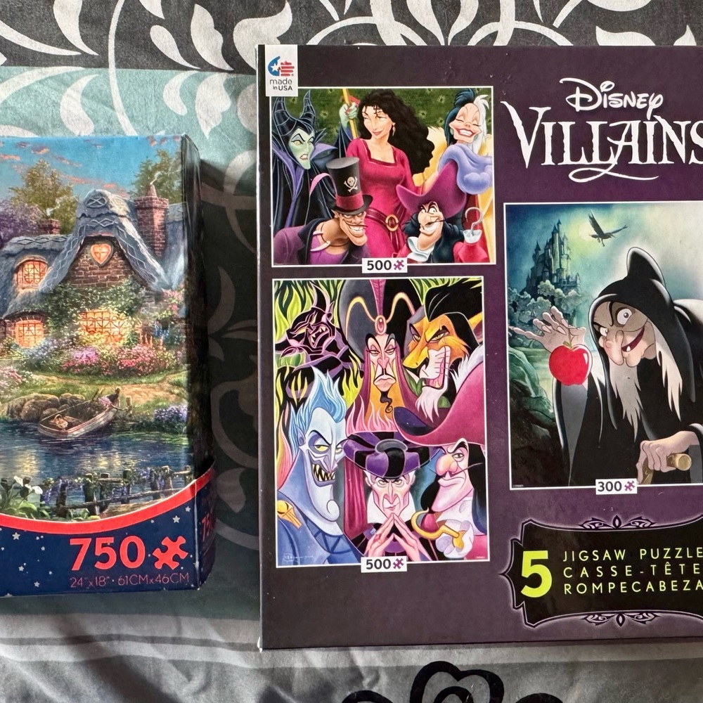 Disney Thomas Kinkade and Disney Villains Jigsaw Puzzle Set